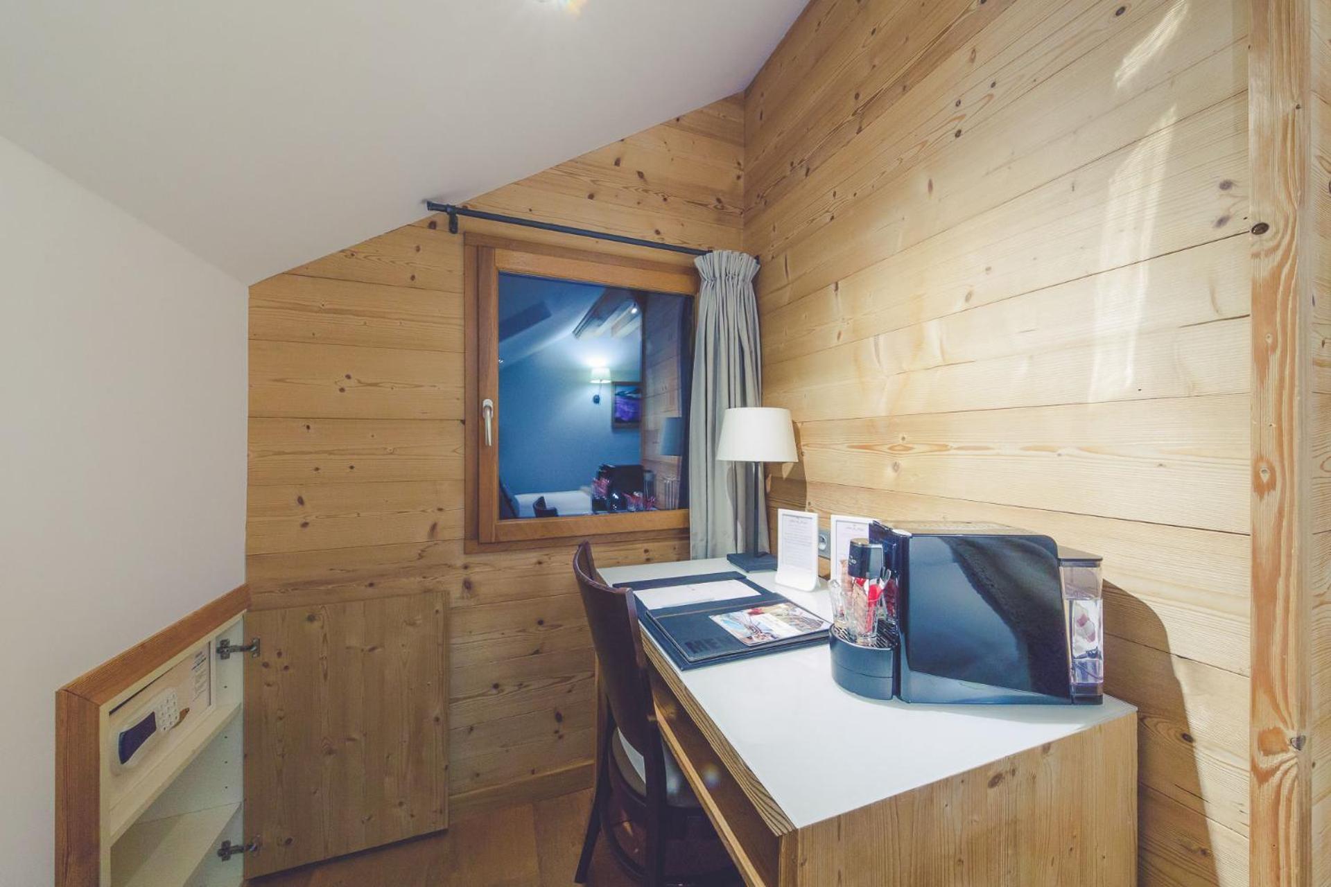 Hotel Fleur De Neige 3*