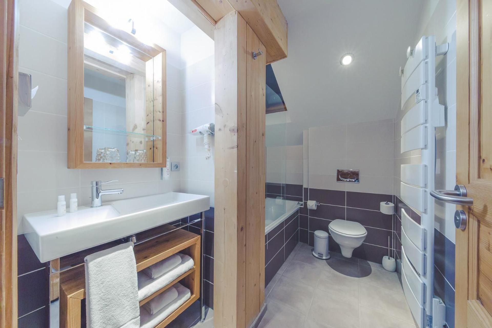Hotel Fleur De Neige 3*